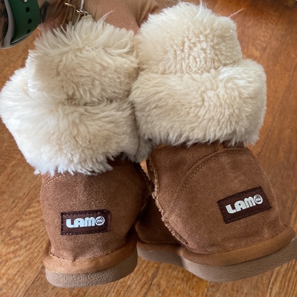 Lamo Apres Wrap Cuff girls boot - Picture 3 of 6